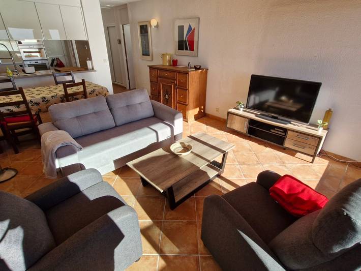 Appartement entier, Appartement 2 pièces avec climatisation, terrasse, piscine et parking, près de la mer à Ste Maxime in Sainte-Maxime, Côte méditerranéenne (France)