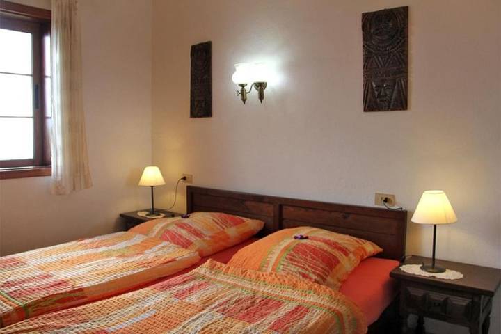 Ferienanlage für 4 Personen, mit Garten und Seeblick sowie Pool und Ausblick in Spanien - 3