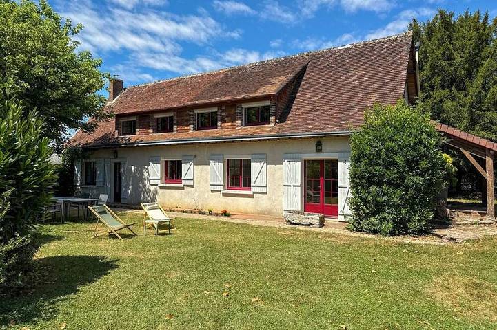 Gîte pour 8 personnes, avec Terrasse et Jardin à Renay