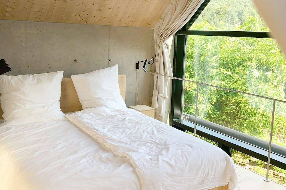 Ganze Wohnung, Burgstrasse Apartment West mit Garten und Sauna in Altleiningen, Saar-Nahe-Bergland