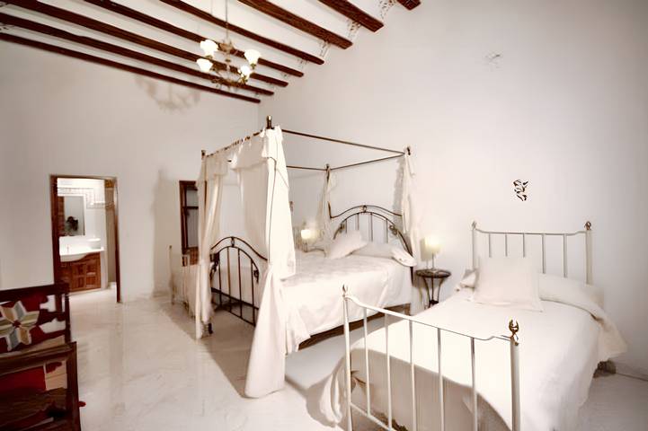 Location de vacances pour 23 personnes, avec terrasse à Ayora