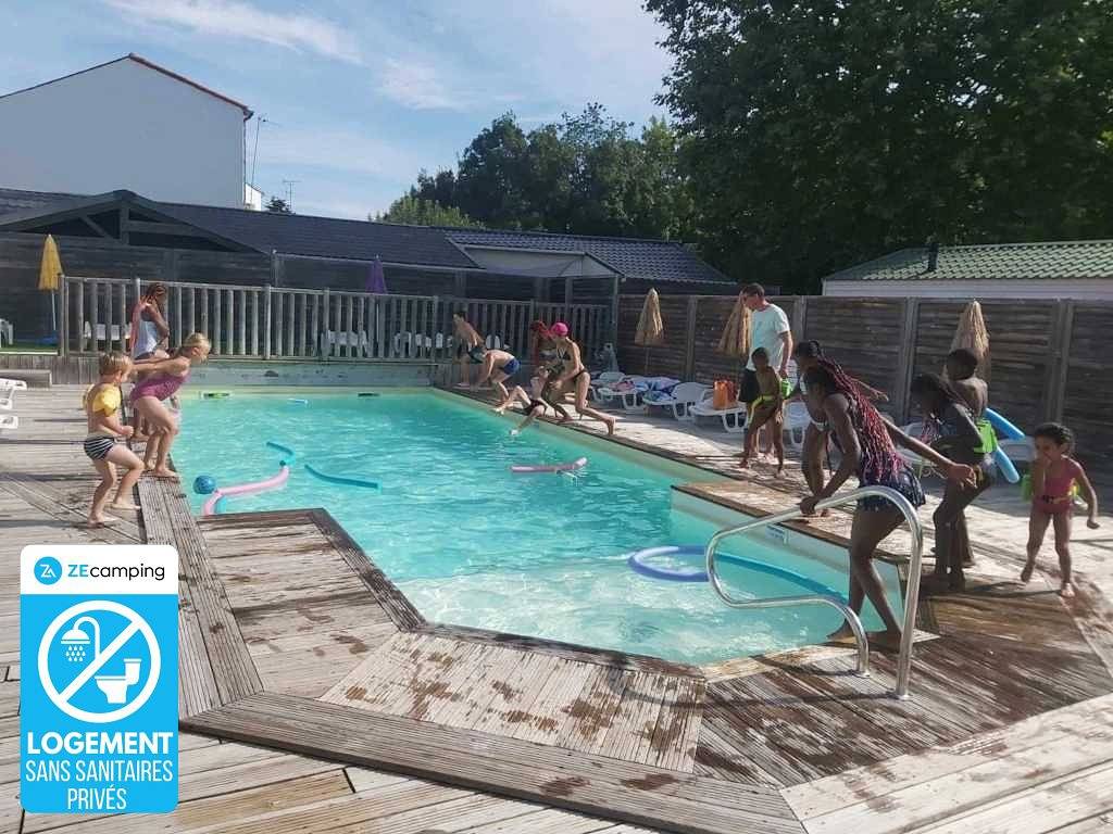 Camping 3 étoiles - Piscine  - ccbbbfd in Surgères, Région de Rochefort