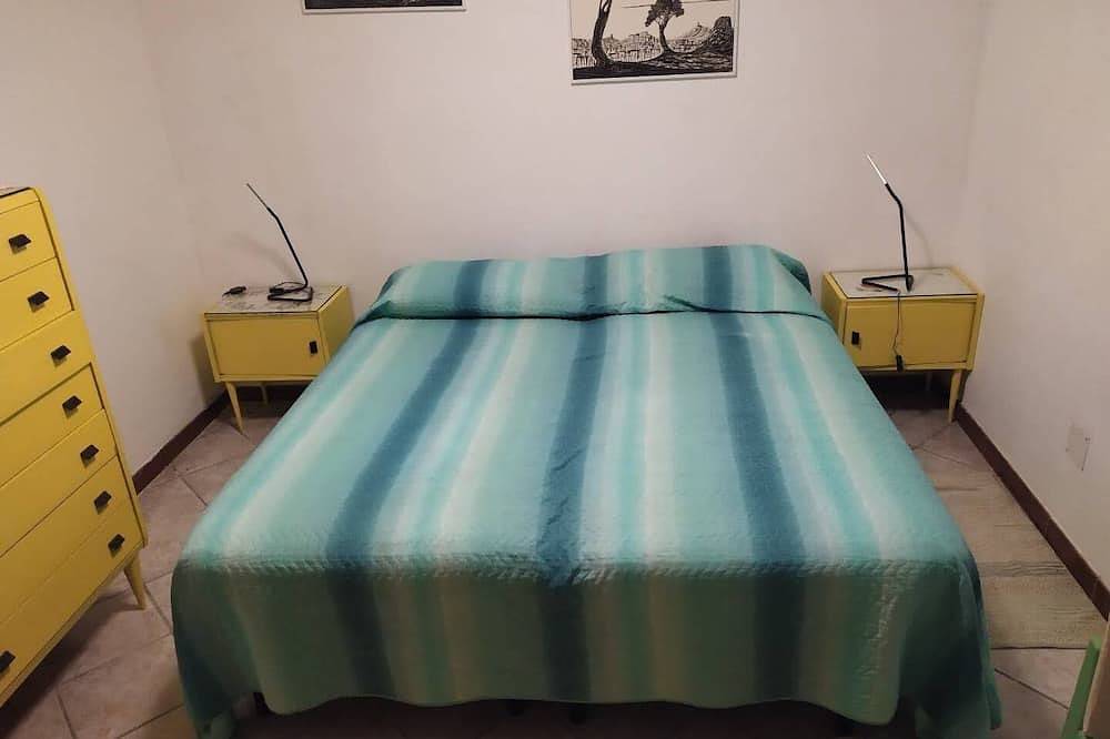 Villa indipendente e panoramica,situata a 700 Mt dal mare in Chia, Domus De Maria