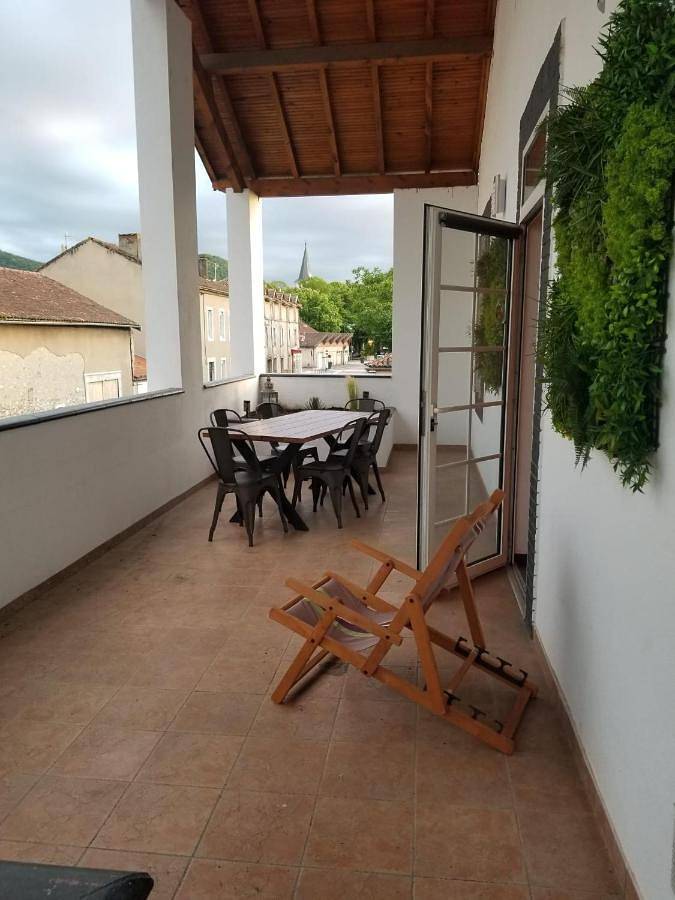 Gîte pour 6 personnes, avec terrasse à Labarthe-Rivière - 4