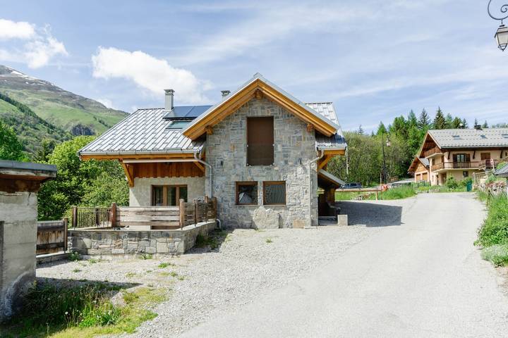 Chalet pour 10 personnes, avec balcon, animaux acceptés à Valloire