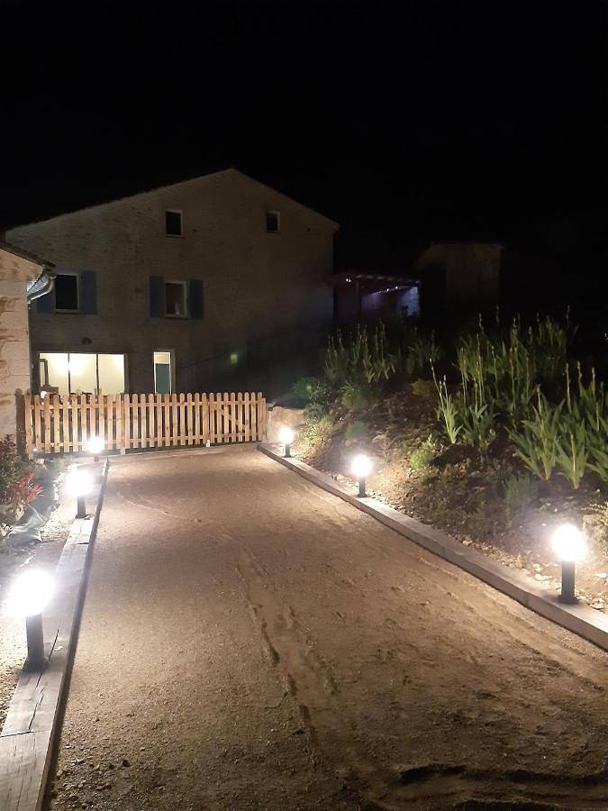 Location de vacances pour 8 personnes, avec jardin et jacuzzi à Roche-Saint-Secret-Béconne - 2