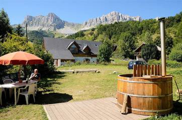 Gîte pour 6 personnes, avec terrasse ainsi que jardin et sauna, animaux acceptés à Gresse-en-Vercors