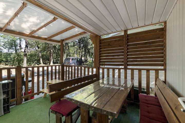 3-Bedroom Mobile Home with Air Conditioning, Shared Pool and Private Terrace