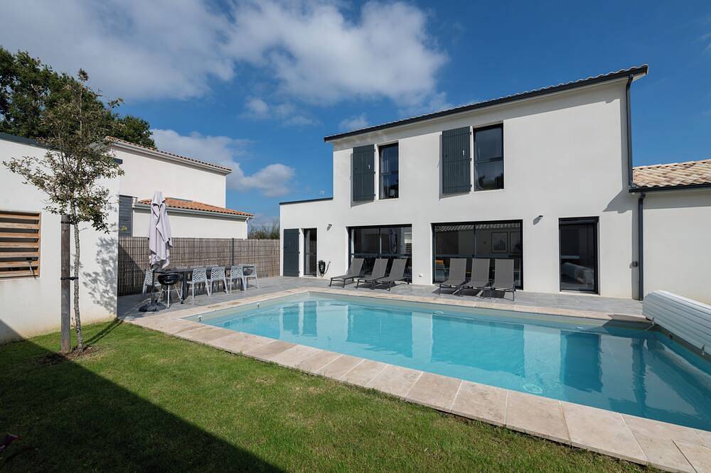 Villa 10 by Avecoeur in Saint-Augustin, Côte de Beauté