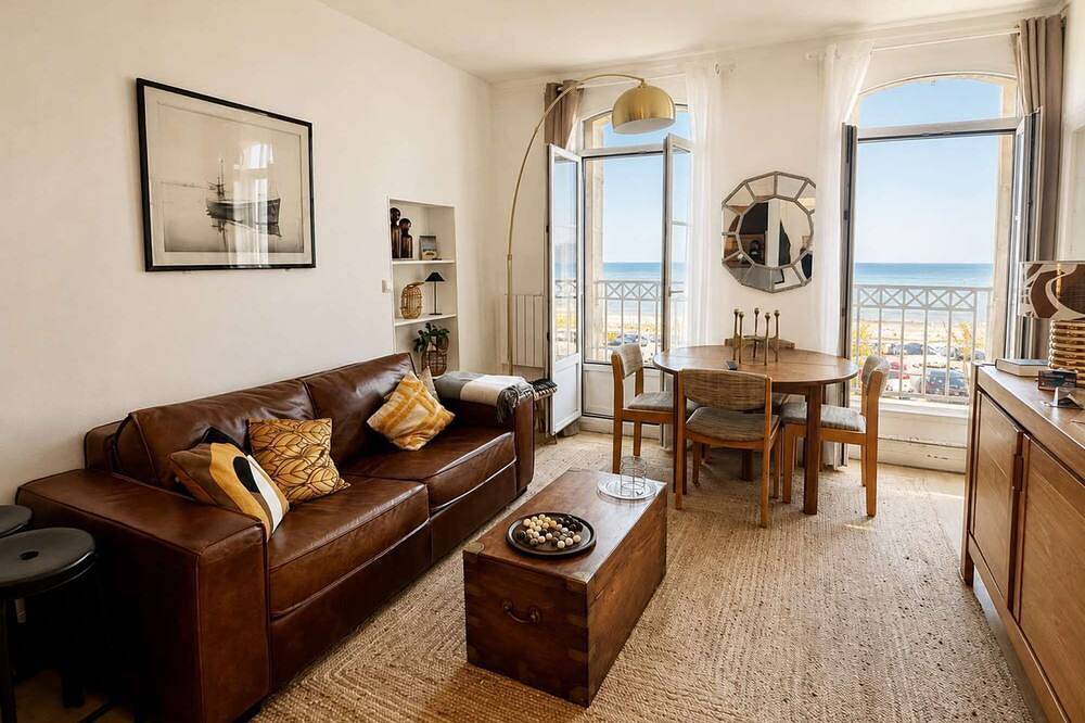 Appartement entier, Bel Horizon, charmant appt avec balcon vue mer in Luc-sur-Mer, Région de Caen