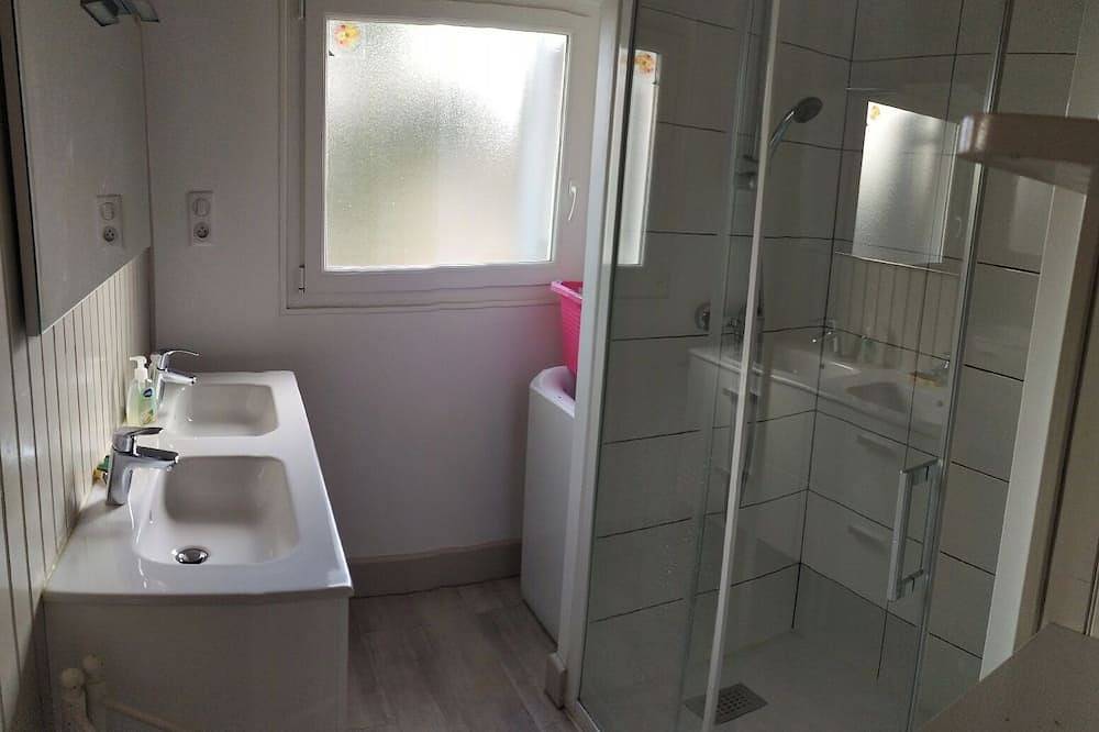Maison et jardin 6 pers proche lacs et chemins de randonnées in Luc, Région de Mende