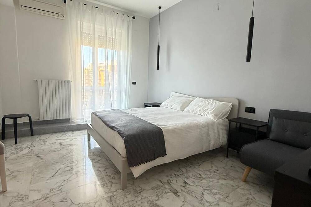 Panta Rei Charming Rooms and Spa bright Iris room with balcony in Taranto, Gulf of Taranto