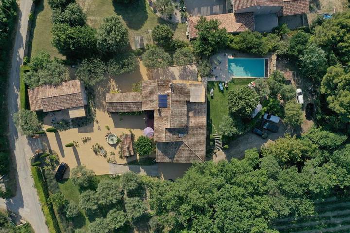 Chambre d’hôte pour 2 personnes, avec terrasse et vue ainsi que jardin et piscine dans Dentelles de Montmirail - 2
