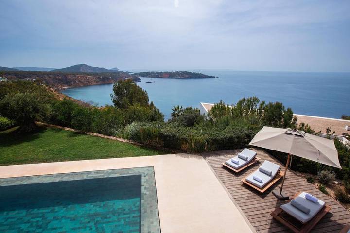 Villa pour 4 personnes, avec vue et piscine ainsi que terrasse et jardin dans Ibiza - 2