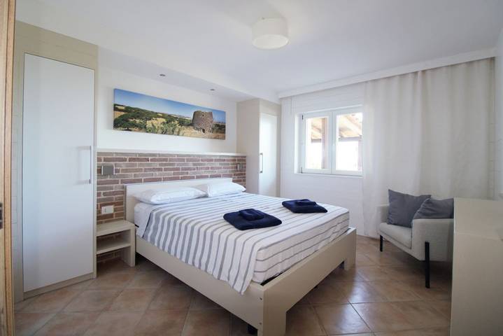 Gîte pour 6 personnes, avec jardin à Sorso - 4