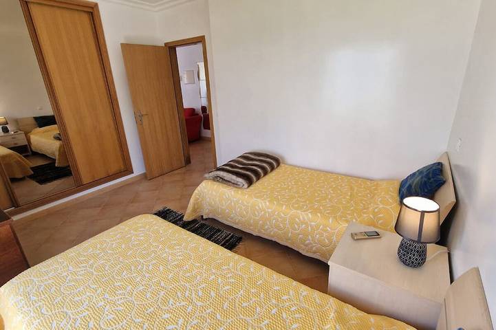 Ganze Wohnung, 1 Schlafzimmer Apartment mit Balkon am Pool, Klimaanlage, sehr nah am Strand. in Cabanas de Tavira, Conceição e Cabanas de Tavira