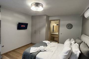 Villa for 10 Guests in Athens, South coast of the Attica region, Picture 2