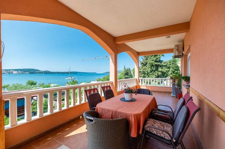 Ferienwohnung für 7 Personen, mit Balkon/Terrasse in Seget Donji