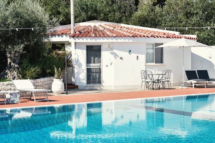 Ferienwohnung für 3 Personen, mit Garten und Pool in Monopoli