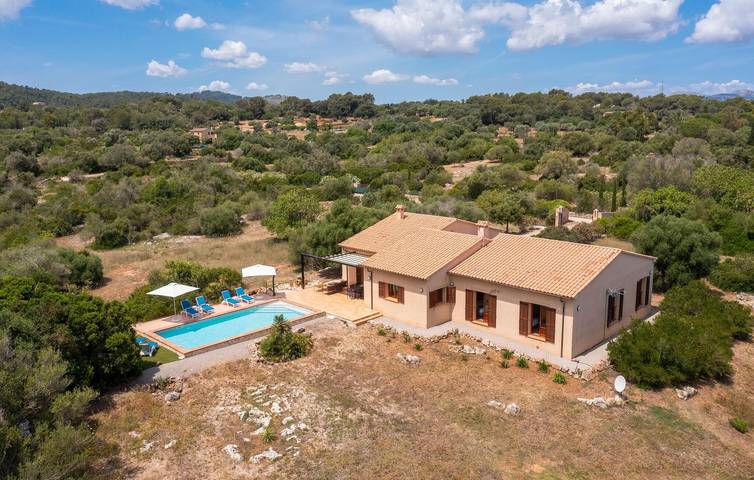 Finca für 6 Personen, mit Terrasse in Capdepera