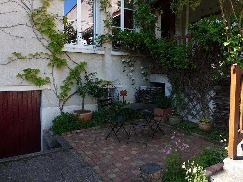 Une Chambre en Ville - Une Chambre en Ville in Aurillac, Région d'Aurillac