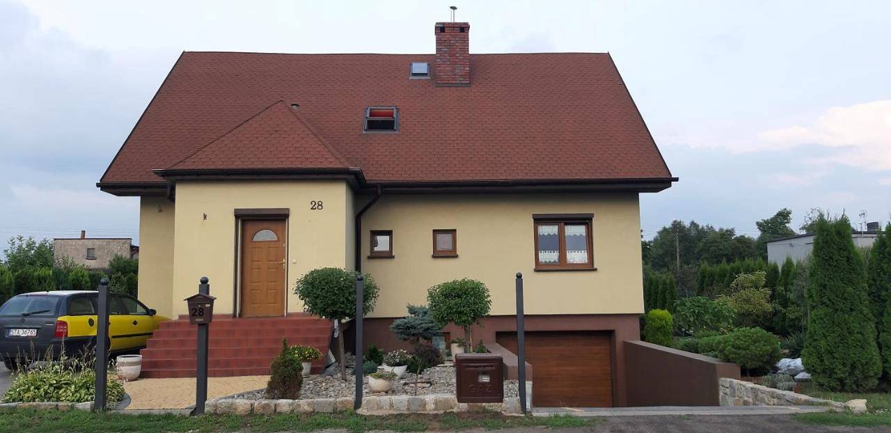 Cały apartament wypoczynkowy, Apartament wakacyjny dla 4 osób z ogród in Tarnowskie Góry, Śląsk