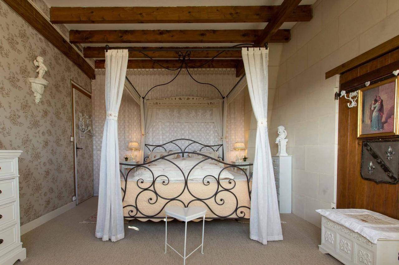 One or Two Bedroom Suite with Garden View in Valençay, Vallée de la Loire