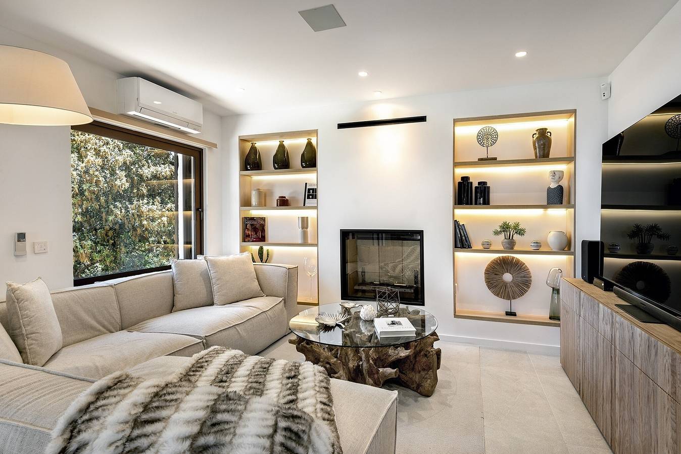 Villa 'Carlini' with Sea View, Wi-Fi and Air Conditioning in Esporles, West Majorca