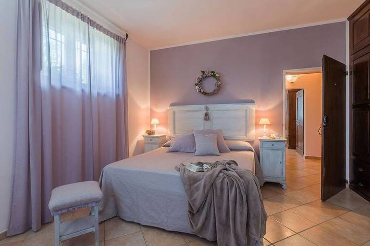 Villa Amata 12 - Cinco Habitaciones Villa, Capacidad 12 in Urbania, Valle del Metauro