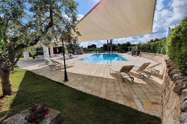 Gîte pour 4 personnes, avec Terrasse ainsi que Jardin et Piscine