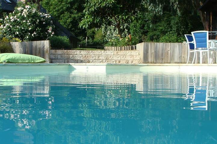 Maison de vacances pour 4 personnes, avec Terrasse ainsi que Jardin et Piscine à Lamballe