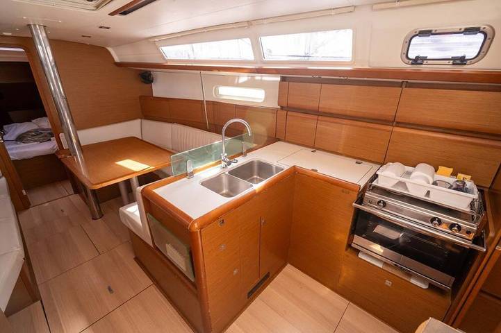 Péniche pour 4 personnes dans Port Pin Rolland - 4