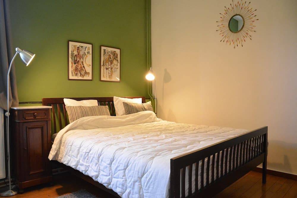 Familie-uitje, bosrijk Anhée in Anhée, Regio Namur