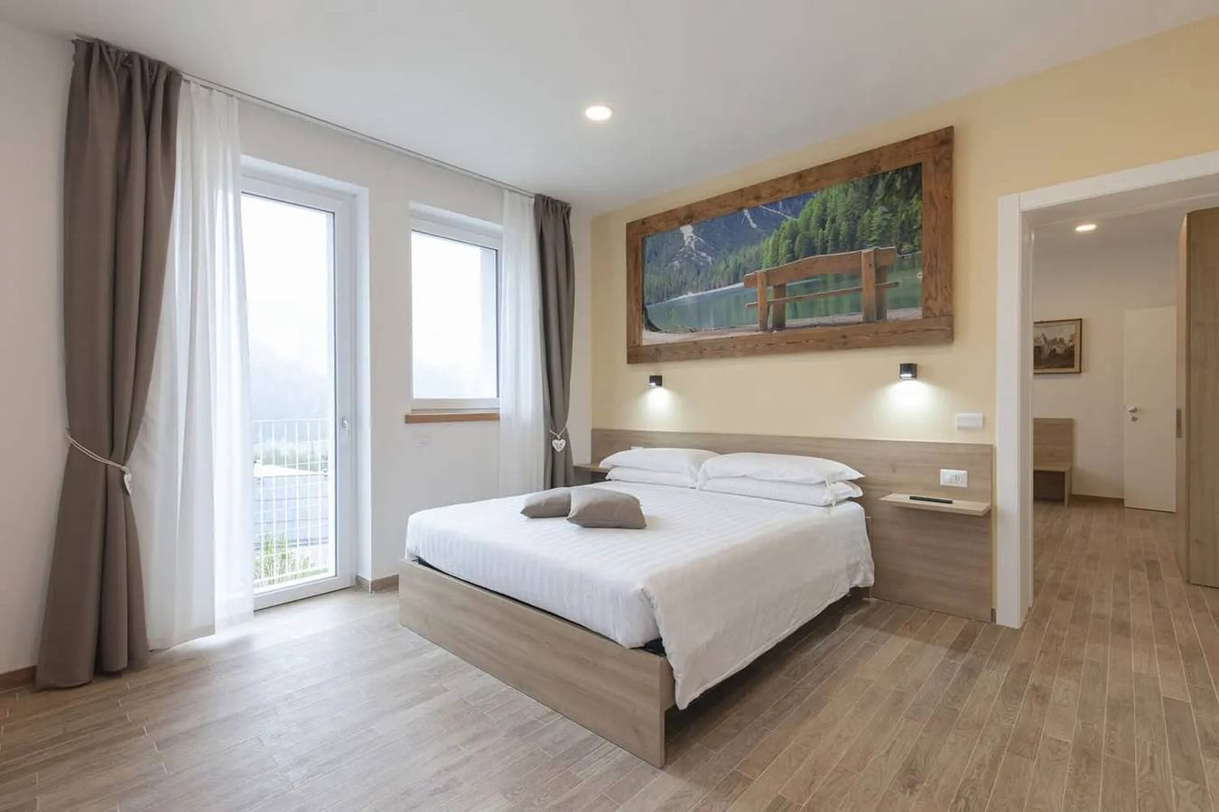 Zimmer 'Camera G Beige' mit Seeblick, Gemeinschaftsterrasse und Wi-Fi in Domegge di Cadore, Östliche Dolomiten