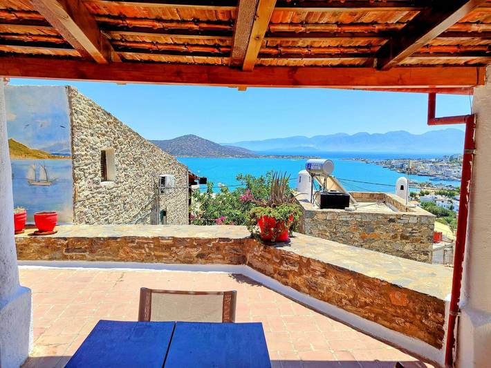 Location de vacances pour 6 personnes, avec balcon dans Elounda