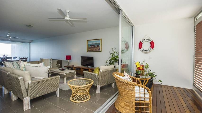Holiday rental for 6 people, with balcony and pool in Magnetic Island