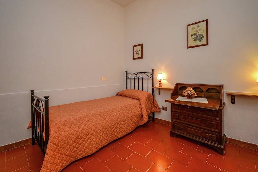 Holiday Home in Umbria near Lake Trasimeno in Magione, Lake Trasimeno
