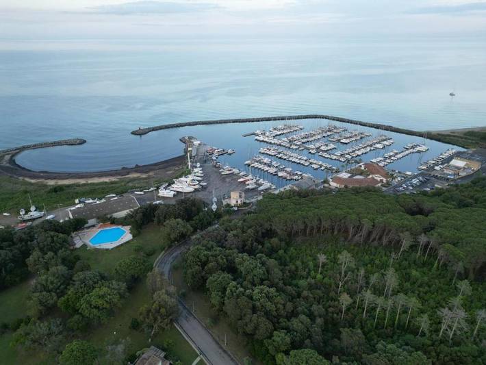 Location de vacances pour 4 personnes, avec Terrasse et Piscine dans Port de Taverna