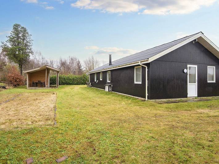 Ferienhaus für 8 Personen, mit Garten und Pool sowie Terrasse, kinderfreundlich - 1