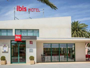 Hôtel pour 3 personnes, avec piscine ainsi que vue et jardin à Rivesaltes