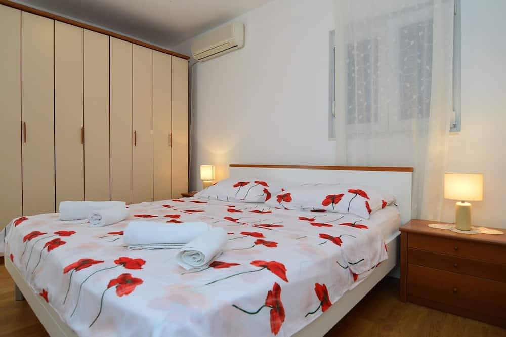 Ganze Wohnung, Ferienwohnung Nina in Marusici, Split-Dalmatien