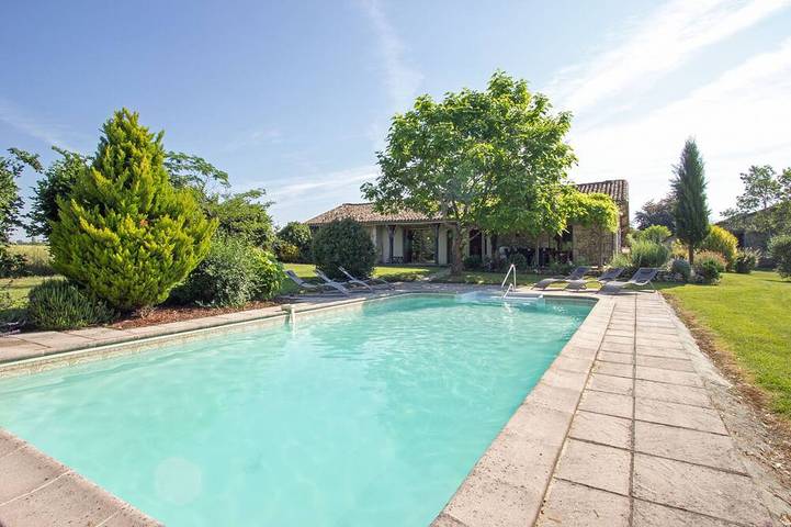 Location de vacances pour 6 personnes, avec jardin, animaux acceptés à Pardaillan