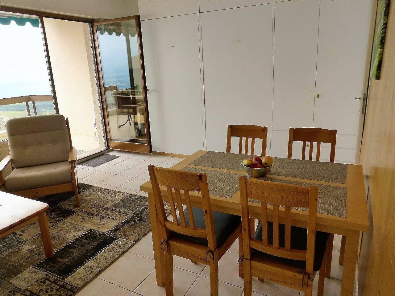 Ganze Wohnung, Eck-Wohnung im 3. Stock für 1-4 Personen. in Orselina, Tessiner Alpen