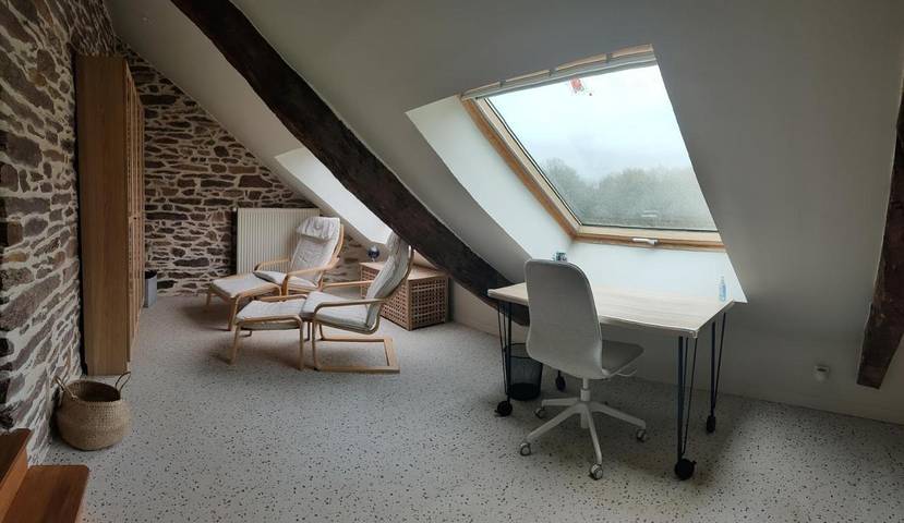 Maison d’hôte pour 4 personnes, avec piscine et jardin ainsi que terrasse et vue, animaux acceptés