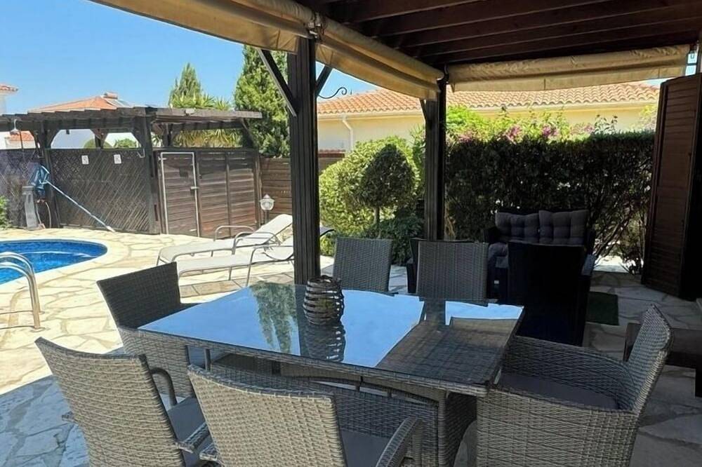 Bungalow für 4 Personen in Πισσούρι, Südzypern