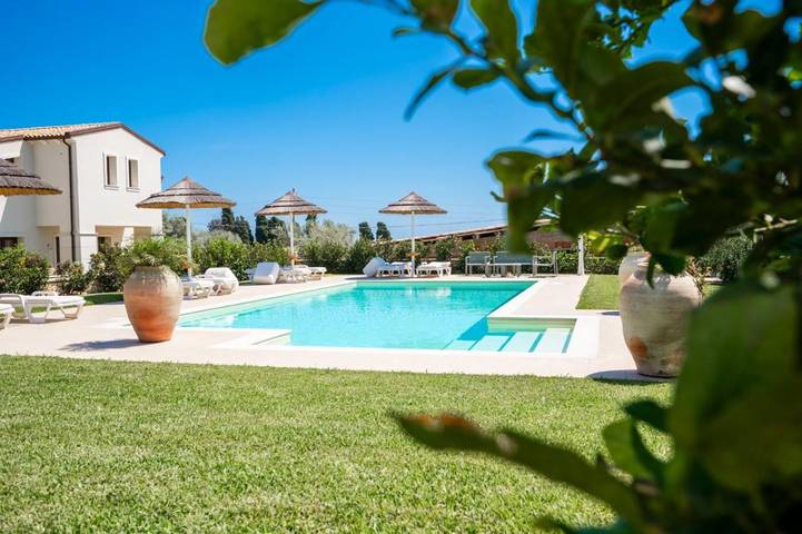 Chambre d’hôte pour 2 personnes, avec vue et piscine ainsi que sauna et jardin