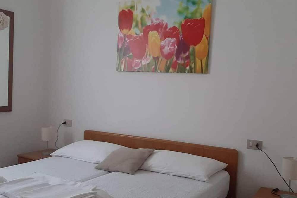 Appartement entier, Casa Maffei Top apartment 1, floor 2, balcony with fantastic lake view, parking in Oldesio, Tignale