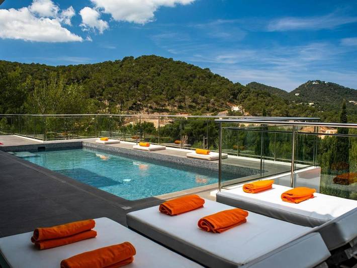 Location de vacances pour 10 personnes, avec piscine ainsi que jacuzzi et terrasse à Roca Llisa - 2