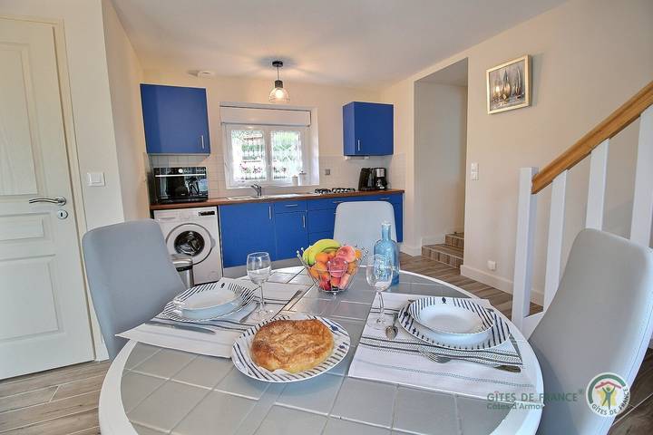 Gîte pour 2 personnes, avec terrasse et jardin à Yvias - 3