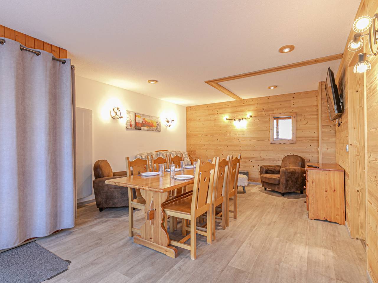 Apartamento entero, Apartamento renovado para 8 pers, zona tranquila, Aussois in Aussois, Región de Saint-Jean-de-Maurienne